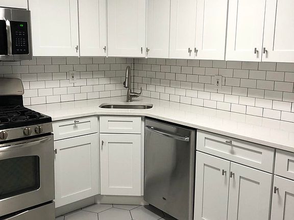 5th image of 706 Zlotkin Cir APT 4