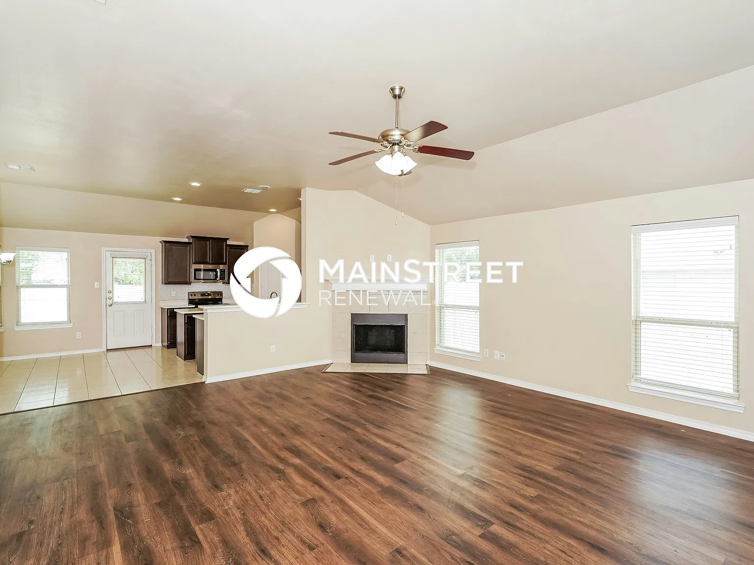 105 Richard Ln — Photo 2