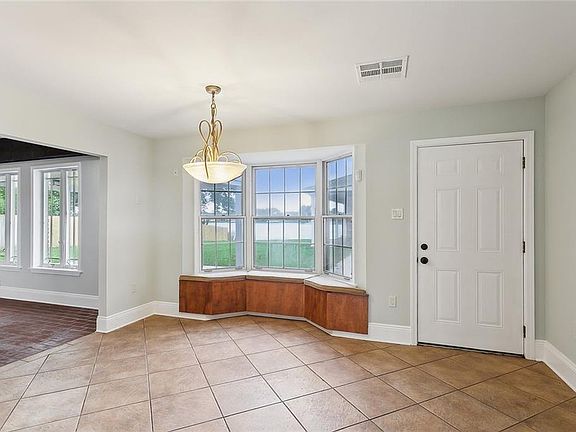 5th image of 7511 Arbor Dr
