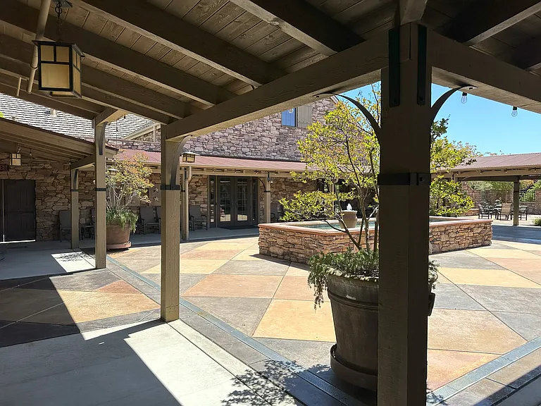 2720 Chuckwagon Ln — Photo 30