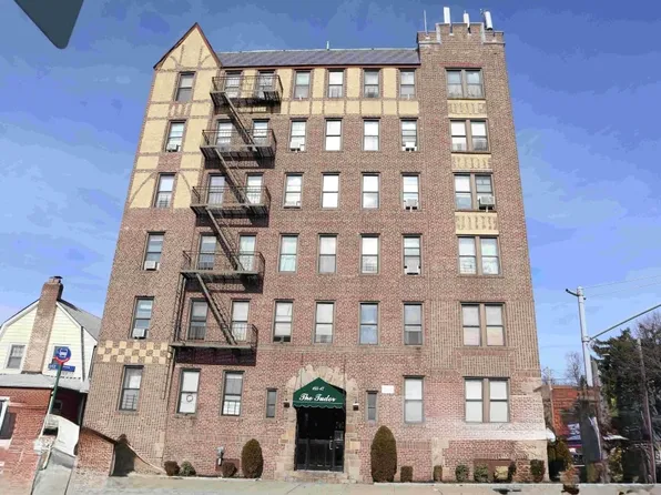 155-17 Sanford Avenue image 1 of 12