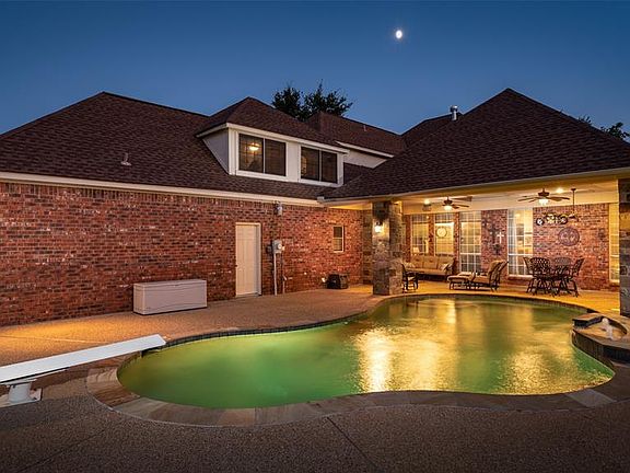 3rd image of 2004 Tarrant Ln