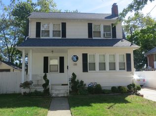 2911 Davison St, Oceanside, NY 11572