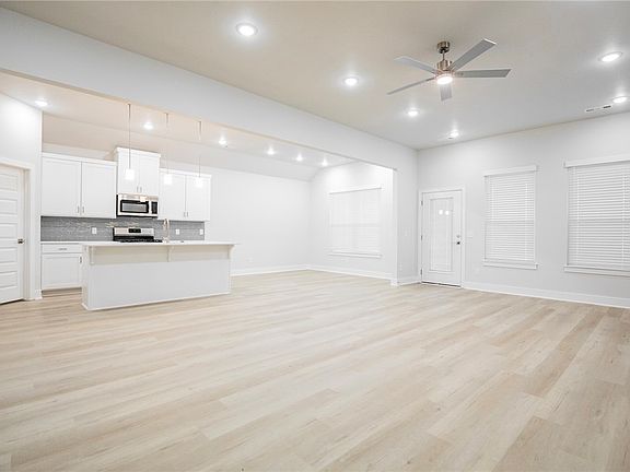 4th image of 5500 SW Tea Olive Ln