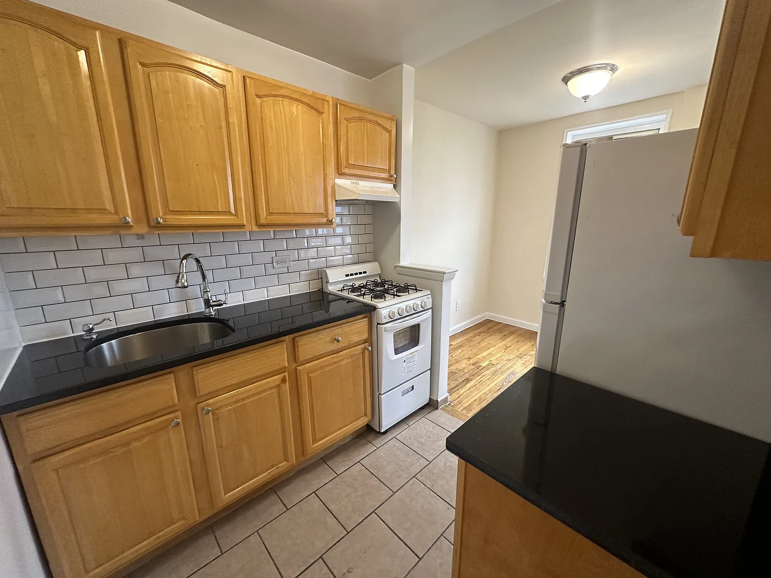 81-31 Baxter Avenue — Photo 3
