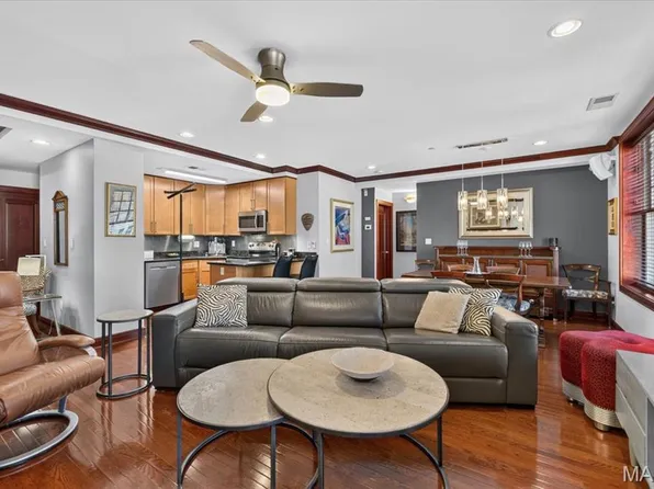 4540 Lindell Blvd APT 301, Saint Louis, MO 63108