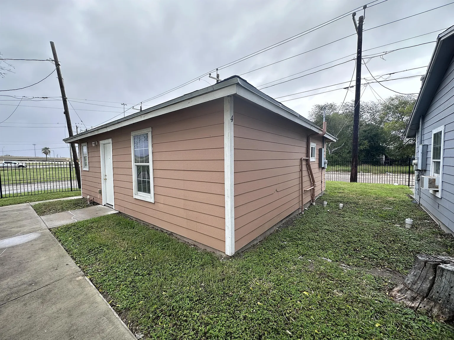 1603 Caldwell Street — Photo 2