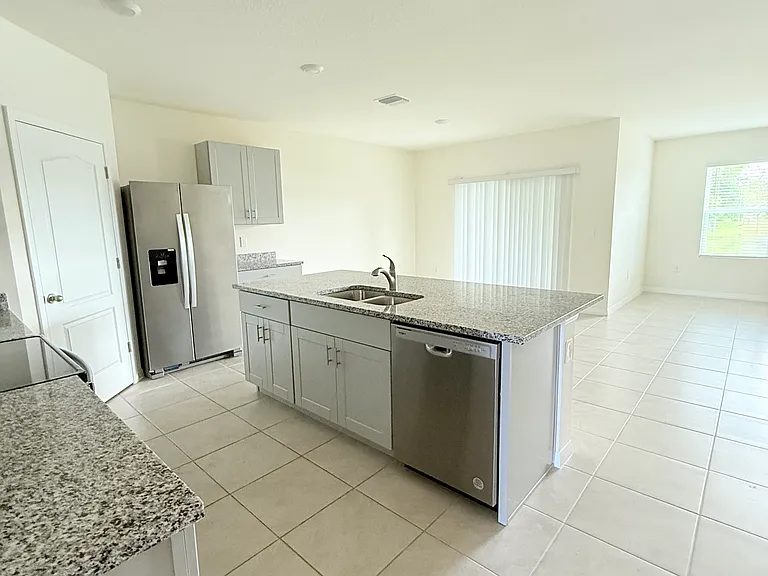 368 Conway Ave — Photo 9