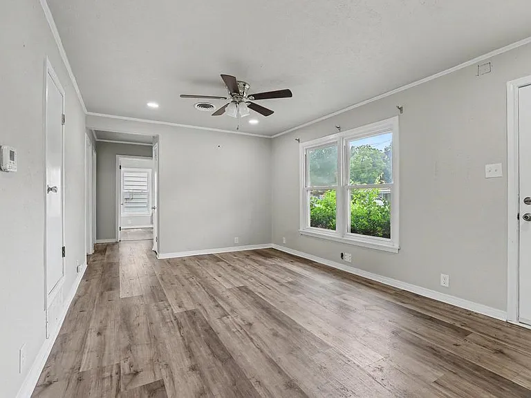 2407 N Shannon St — Photo 7
