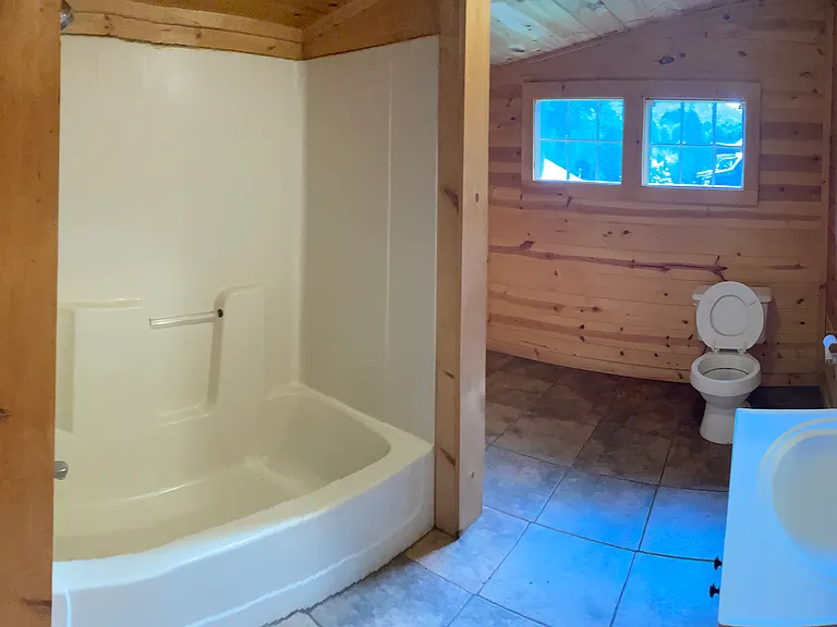 723 Bridge Creek Rd — Photo 4