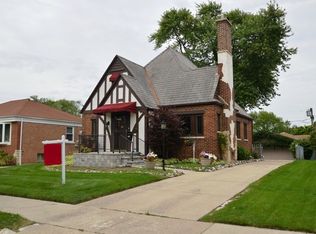 1827 Stratford Ave, Westchester, IL 60154