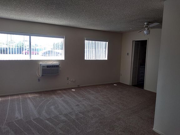 3rd image of 6129 Cahuenga Blvd APT 112