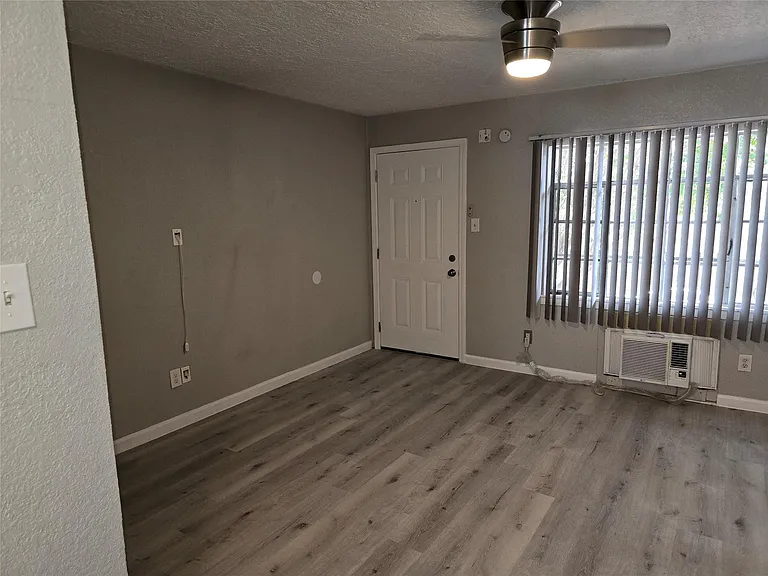 2501 Yoakum Blvd #13 — Photo 12
