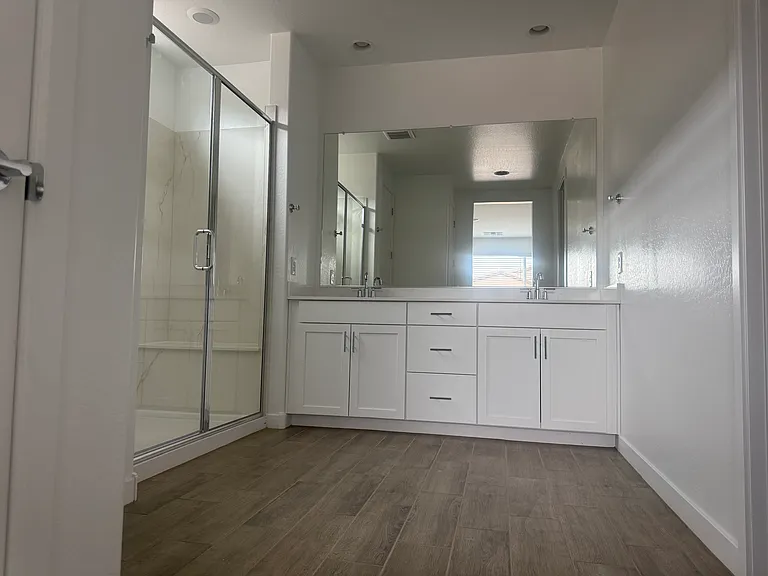 2890 E Frontiersman Ln — Photo 8