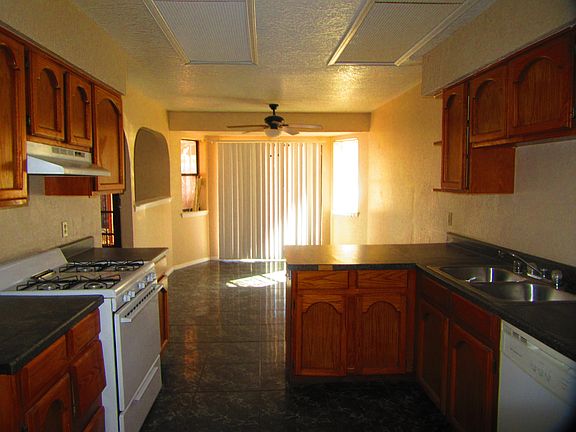 4th image of 3308 Seabrook St