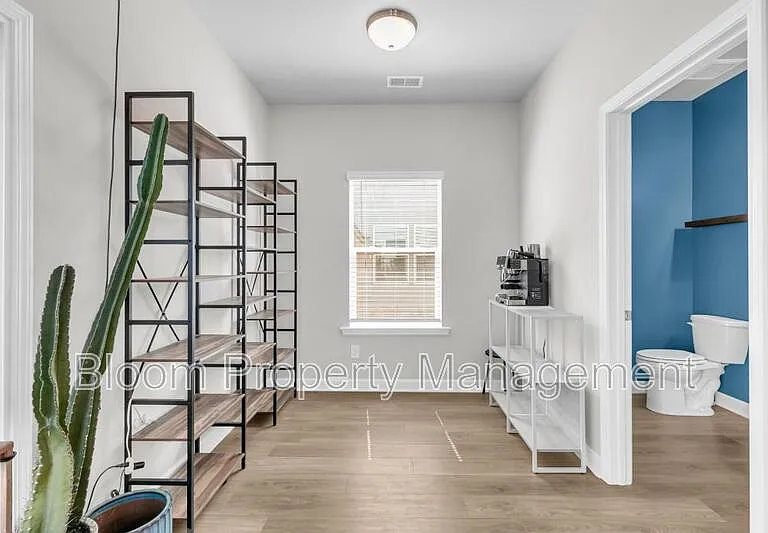 451 Carrara Dr — Photo 22