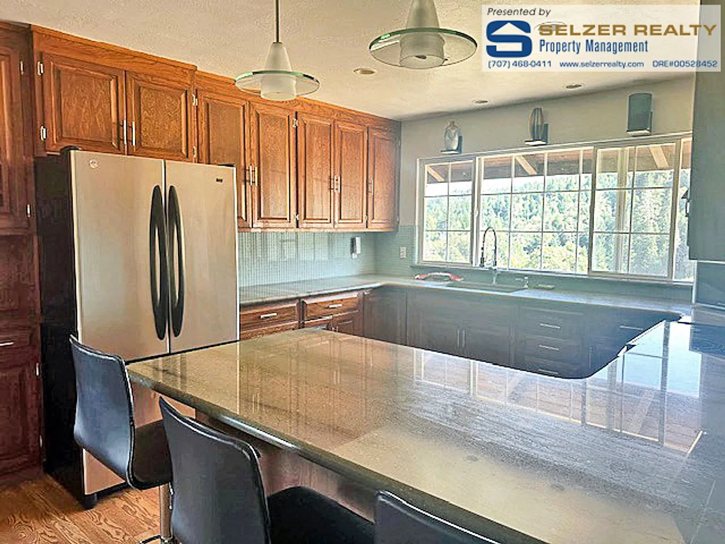 Unique 3 bd. ridgetop home w/ inground pool & amazing view! — Photo 3