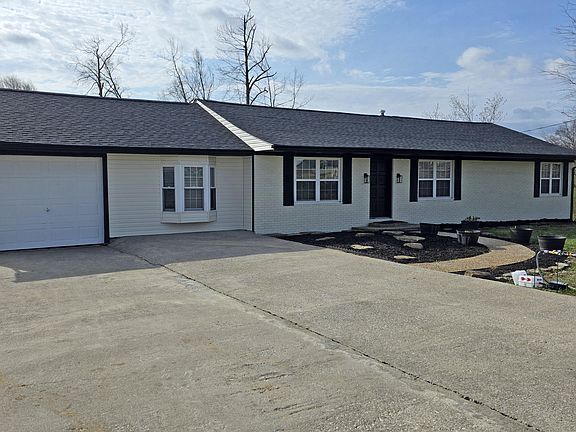 3rd image of 43 Elderbush Dr