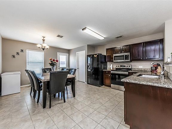 3rd image of 5105 Sandra Dr