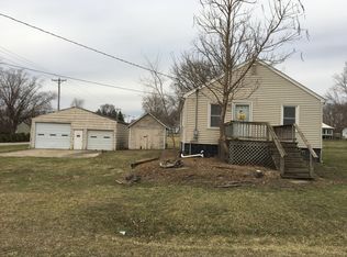 403 E Walnut St, Eldon, IA 52554