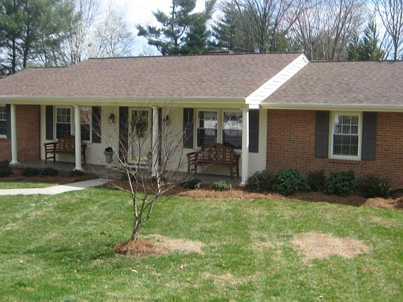 2nd image of 4910 Cave Spring Cir