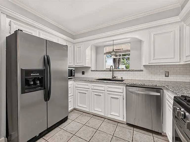 1007 E Baker Rd — Photo 5