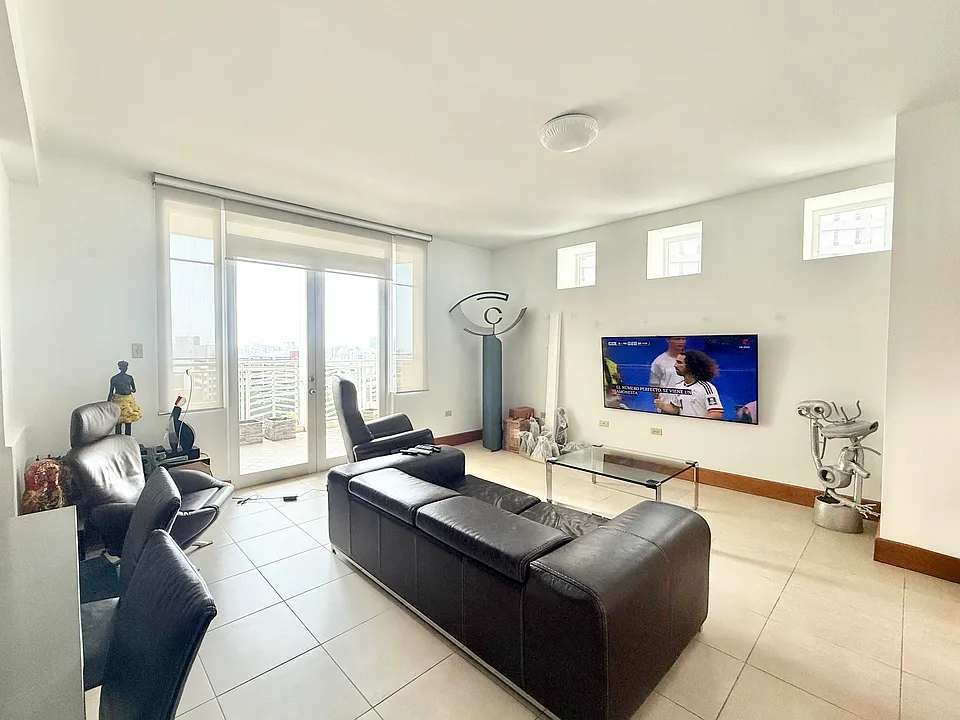 310 Avenida De Diego