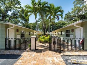 1116 SW 4th St