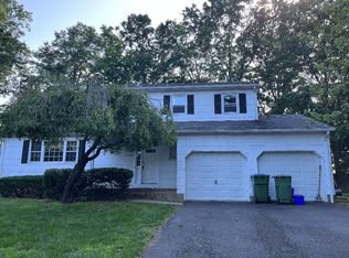 19 Tived Ln, Edison, NJ 08837