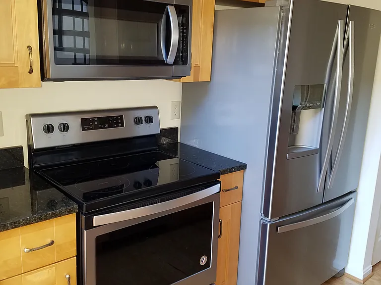 921 Westhaven Dr — Photo 10