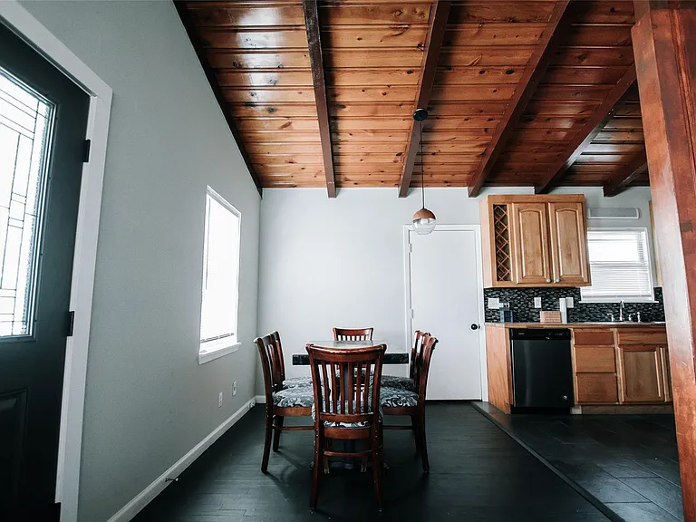5910 Weber Ave — Photo 5