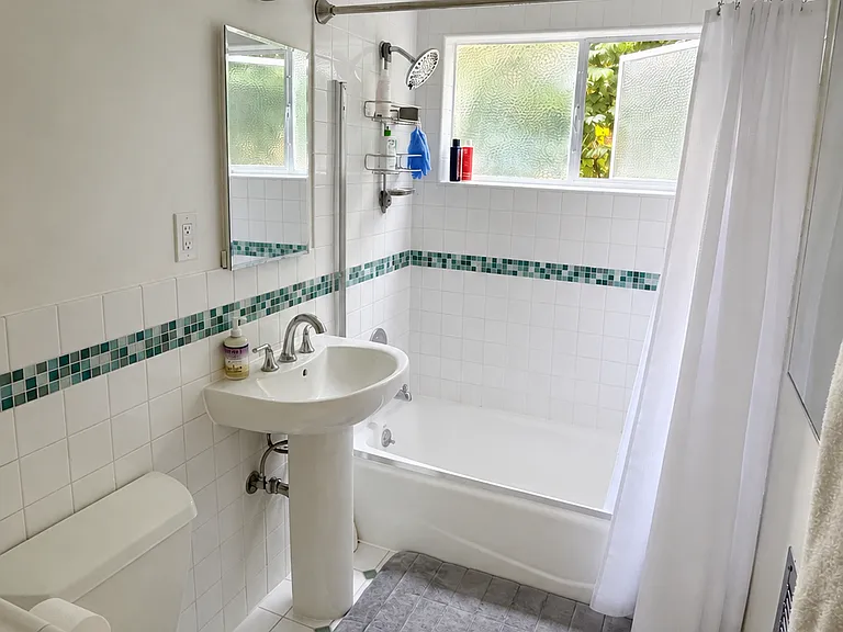 629 Idaho Ave #2 — Photo 3