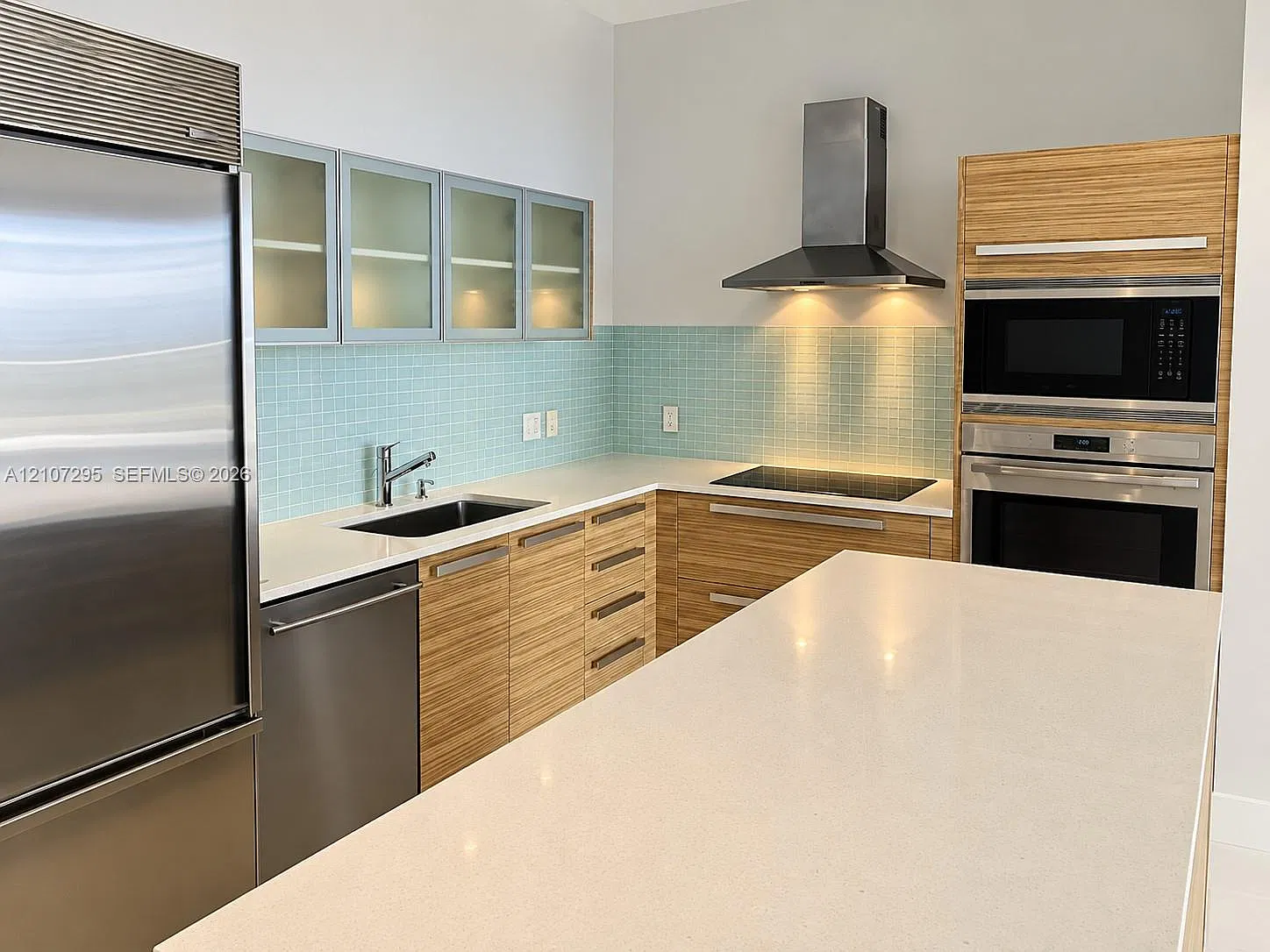 Paramount Bay Condo — Photo 3