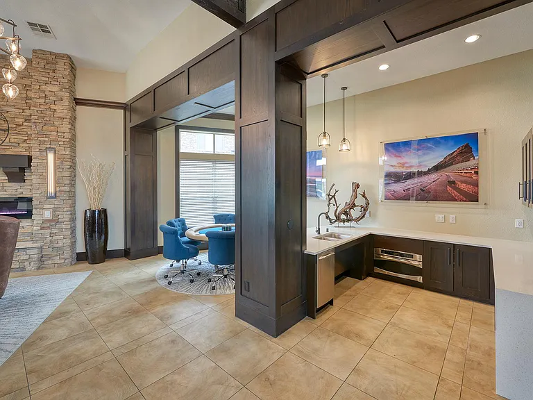 M2 Apartments — Photo 22