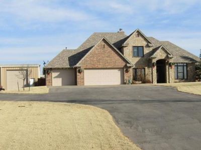 10052 Deer Creek Rd, Weatherford, OK, 73096