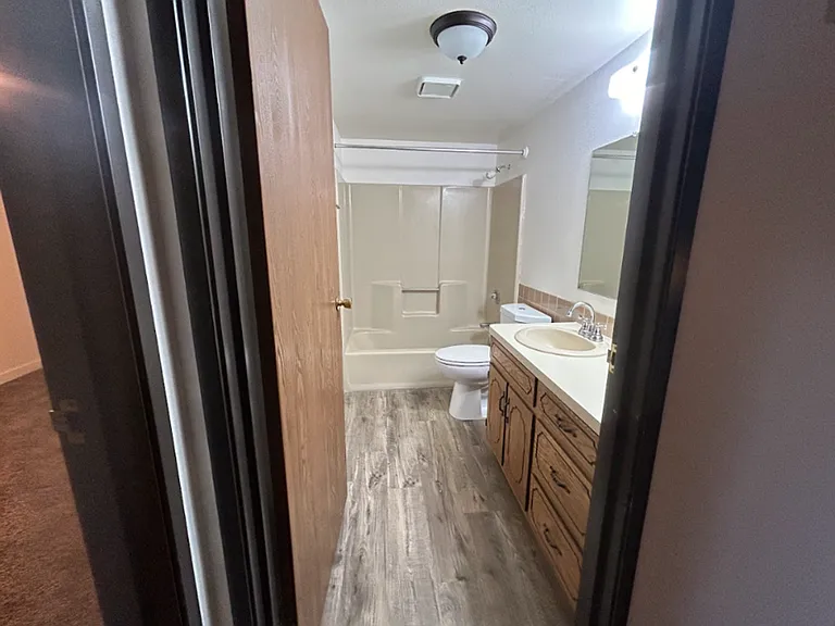 944 E Elm Dr — Photo 18