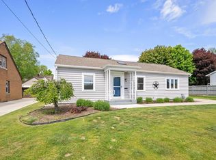 1144 N 15th St, Manitowoc, WI 54220