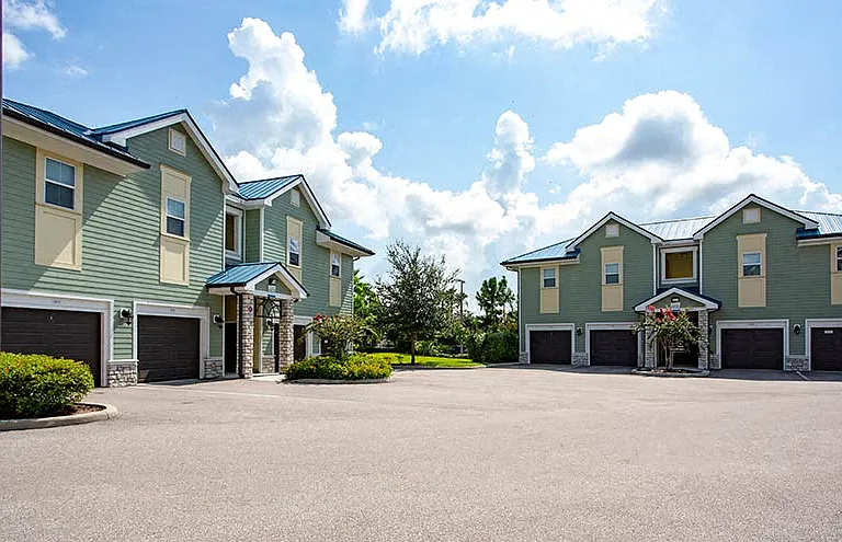 Integra Cove Apartments — Photo 19