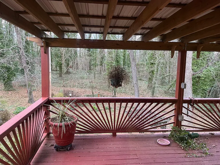 Deck off kitchen and breakfast nook