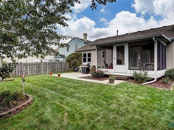 3rd image of 6049 White Oak Dr