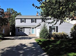 2132 Cedarview Dr, Beachwood, OH