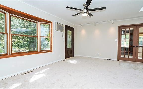 4th image of 34 Broadview Dr