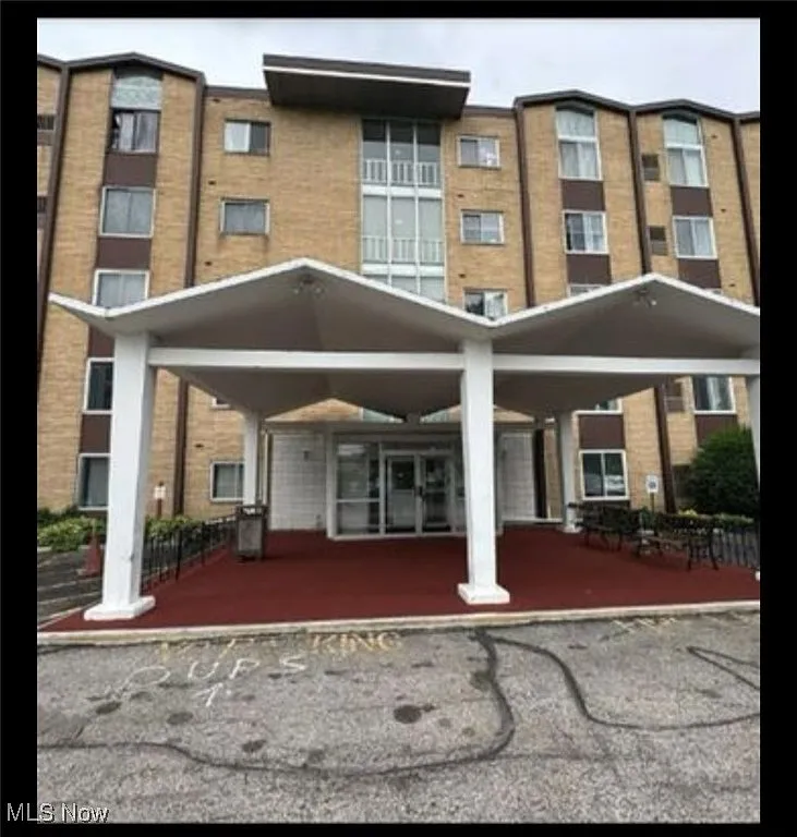 25735 Lorain Rd Unit 222 photo 1