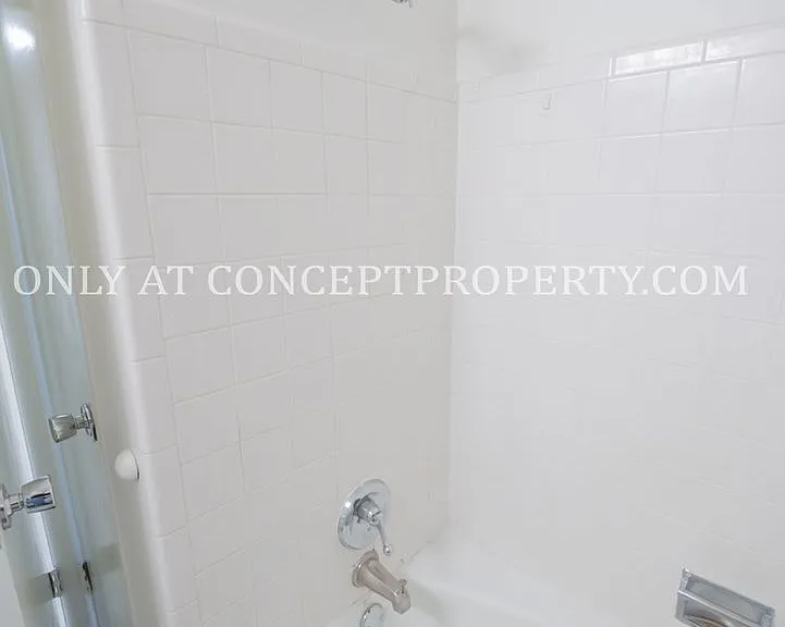 425 E 3rd Ave — Photo 59