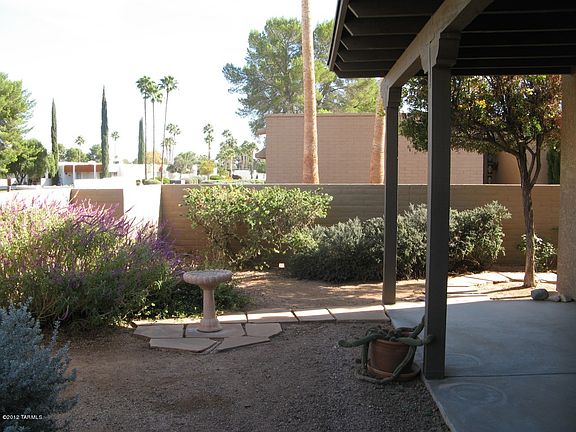 3rd image of 1530 N Estate Dr