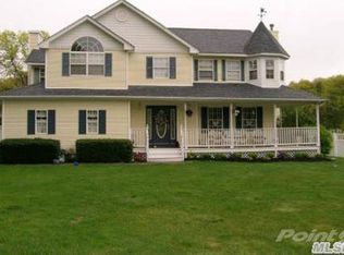 20 Nixon St, Farmingville, NY 11738