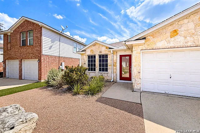 3 bed, 2.0 bath, 1761 sqft, $2,200 — Photo 3