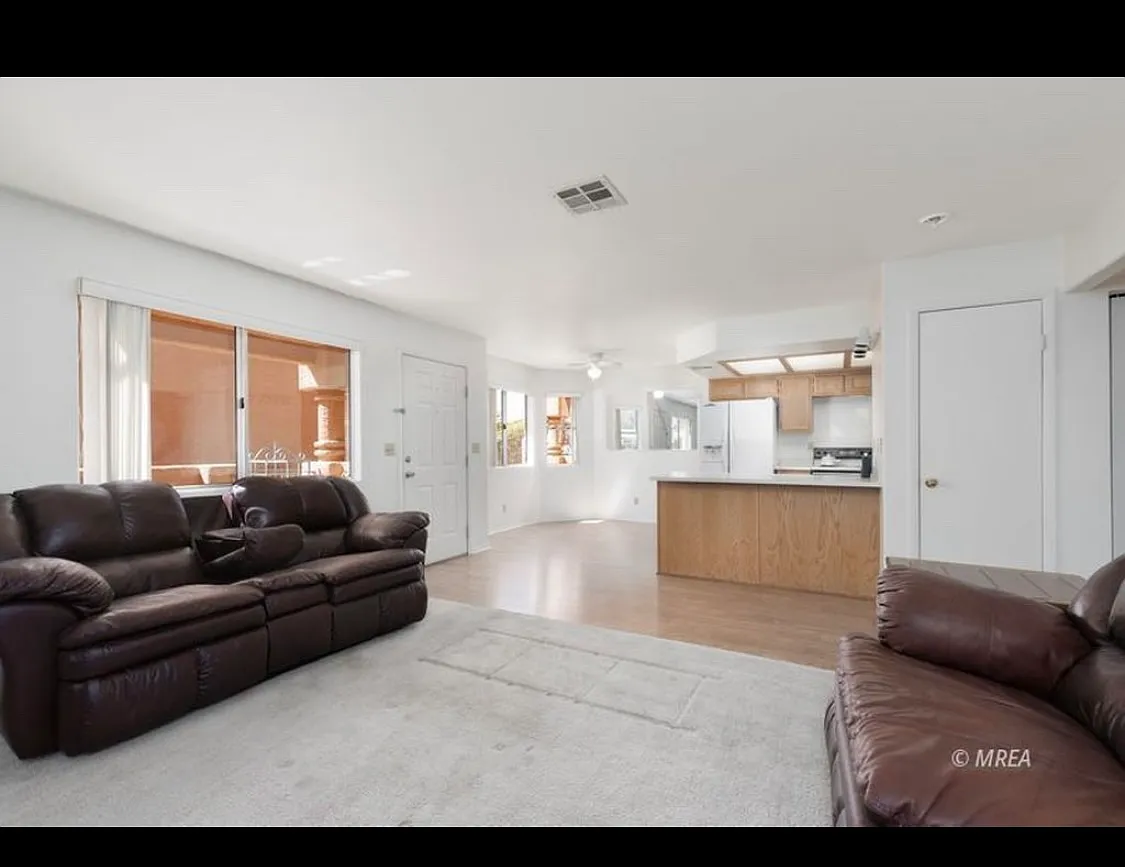2 bed, 996 sqft, $1,250 — Photo 4