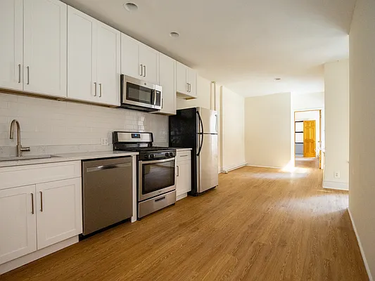 Rented by City Connections Realty | media 9