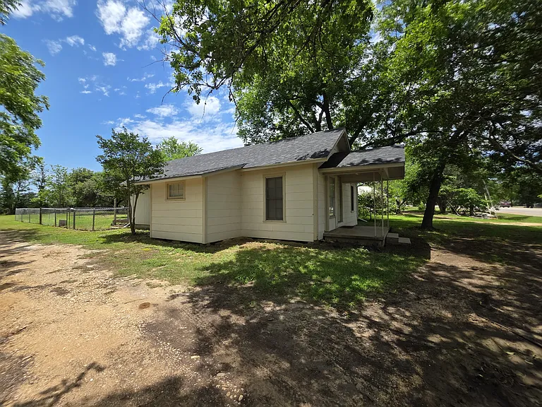 1116 E Cameron Ave — Photo 18